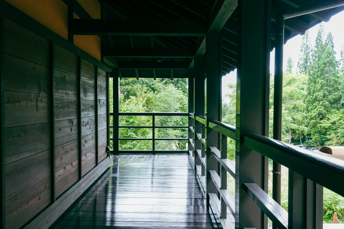 光之館外圍走道