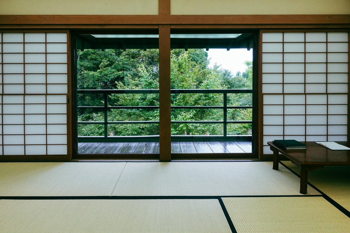 光之館 Outside In