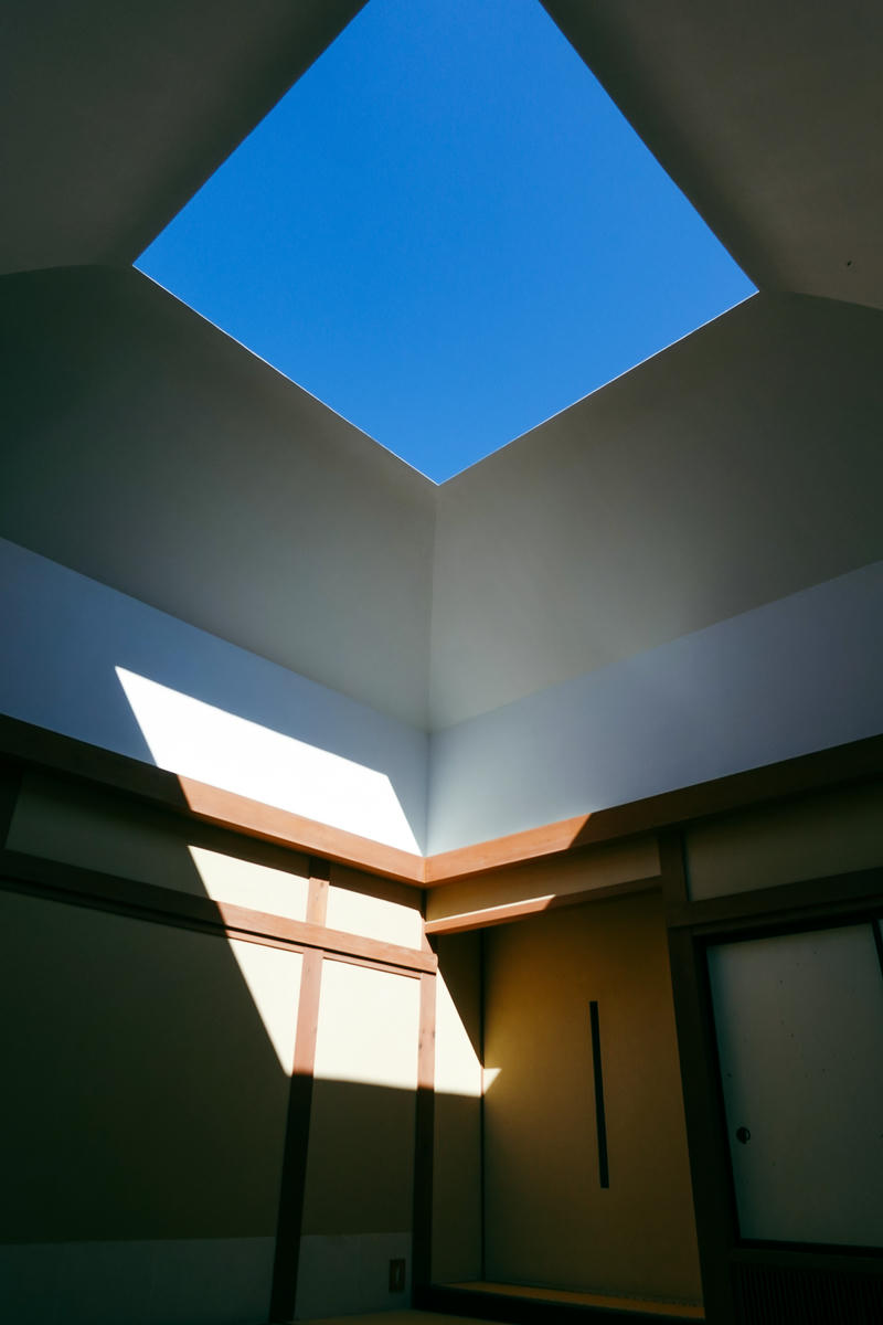 光之館 Outside In