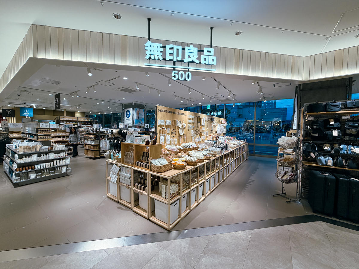 2026高松住宿|瀨戶內海藝術祭 —— 高松飯店推薦:JR站 v.s 商店街 - 第15張圖 高松「TAKAMATSU ORNE」商場