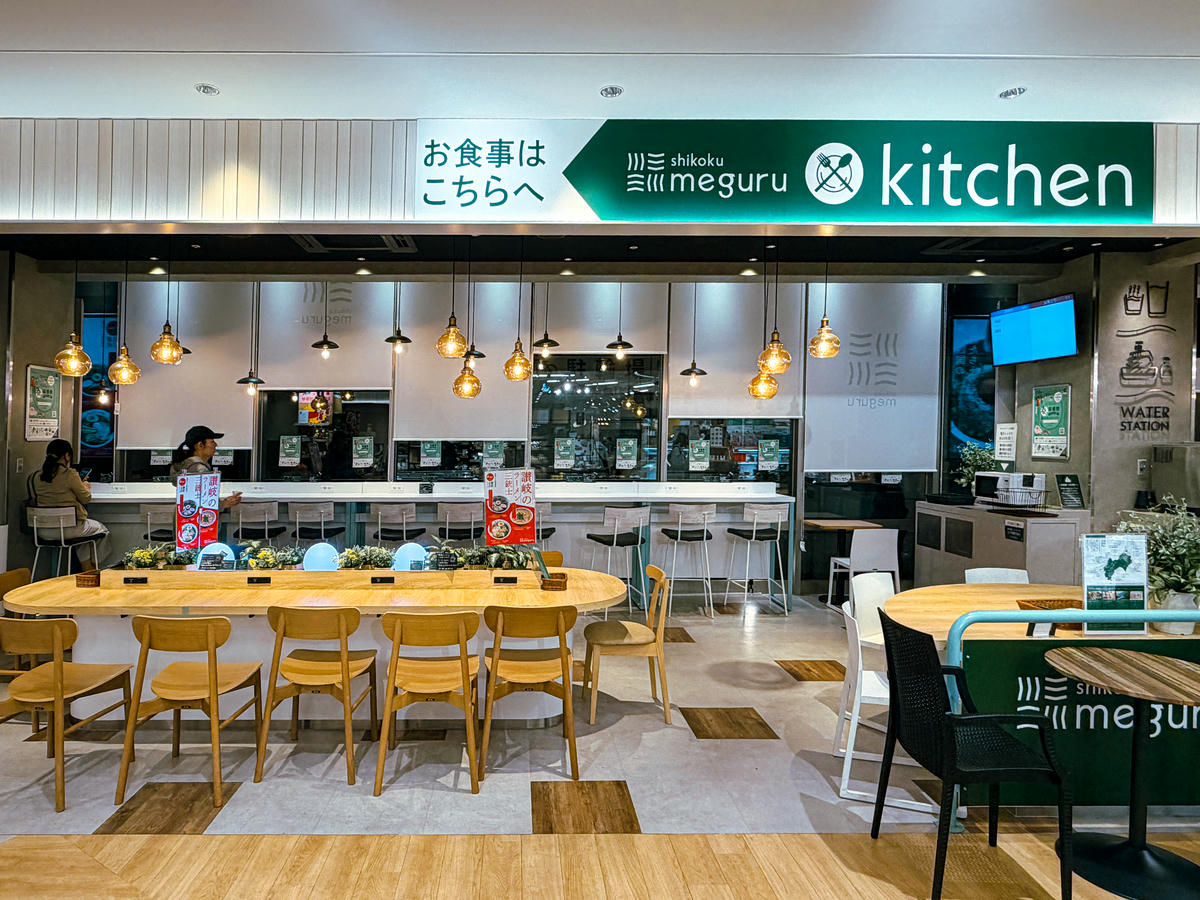 2026高松住宿|瀨戶內海藝術祭 —— 高松飯店推薦:JR站 v.s 商店街 - 第14張圖 高松「TAKAMATSU ORNE」商場