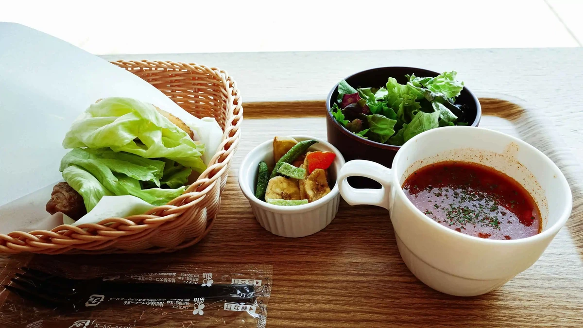 直島美食|瀨戶內海藝術祭 ——直島好吃的漢堡咖喱飯咖啡廳 - 第14張圖 直島-美食